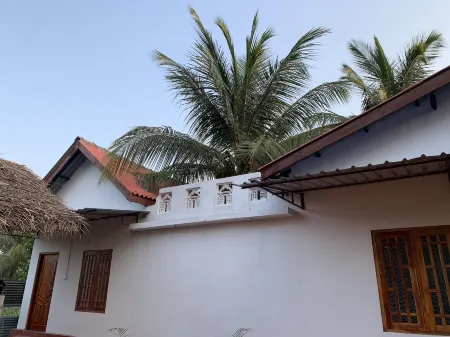 Palm View Inn-Nilaveli Отели рядом с достопримечательностью «Нилавели Бич»