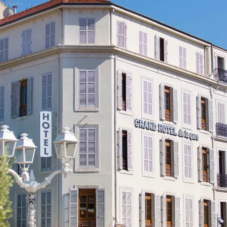 Grand hotel de la Gare Toulon – Boutique Hôtel Отели рядом с достопримечательностью «Паром Тоулон»