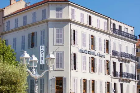 Grand hotel de la Gare Toulon – Boutique Hôtel Отели рядом с достопримечательностью «National Navy Museum of Toulon»