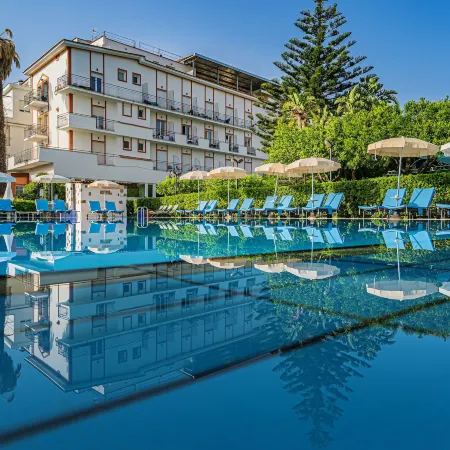 Aequa Hotel