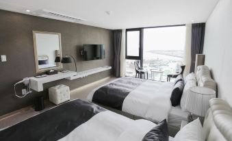 Eins Hotel