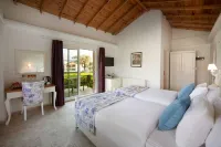 Vinifera Vineyards Hotel - balcony