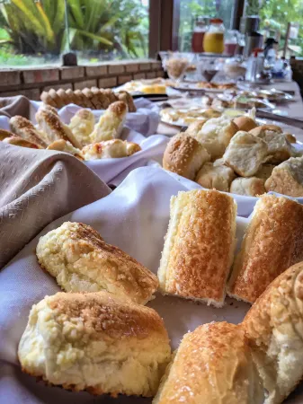 Hotel Vale das Nuvens Отели в г. Мулунгу