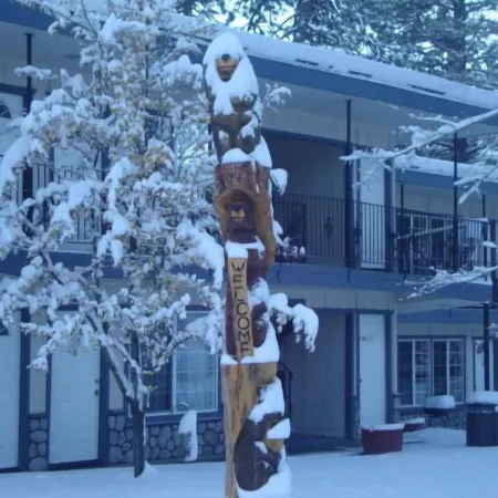 Americana Village