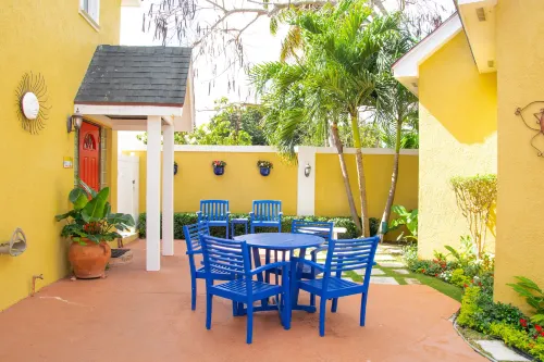 Brownstone Marlin Drive - Apartments