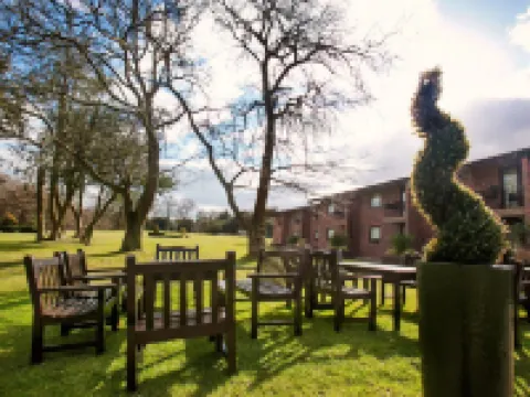 Denham Grove Hotels in Uxbridge