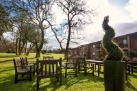 Denham Grove Hotels in Uxbridge