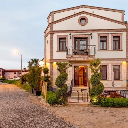 Parna Hotel
