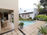 Rene's Guesthouse Hotels in Bo-Karoo