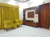 Dove Inn Hotel Wahdat Road