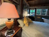 Remarkable Boultons Barn with Hot Tub & Opt Sauna Hotels in Bovey Tracey
