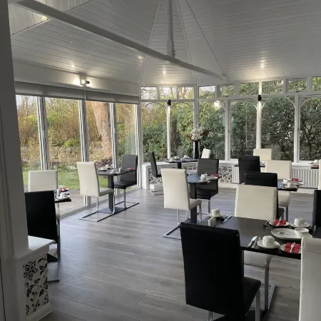 The Claymore Guest House and Apartments Отели в г. Питлохри