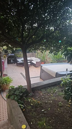 Rapallo 2-Bed Apt, Sleeps 5 with Hot Tub