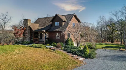 Entertainers Home w Deck Game Room Hot Tub Lake View Retreat by AvantStay