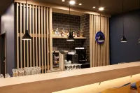 Holiday Inn Express OFFENBURG by IHG - bar