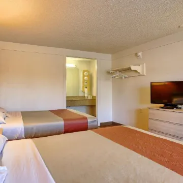 Motel 6 Hagerstown, MD