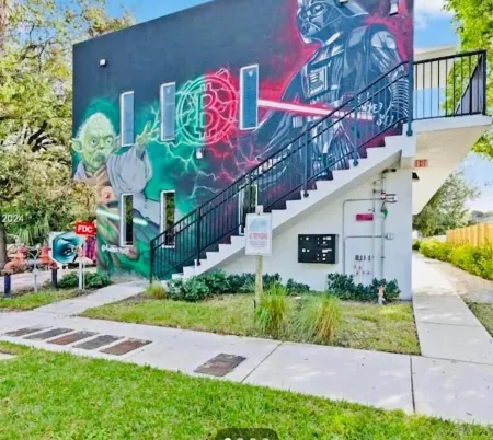 Atrium Hostel Design District