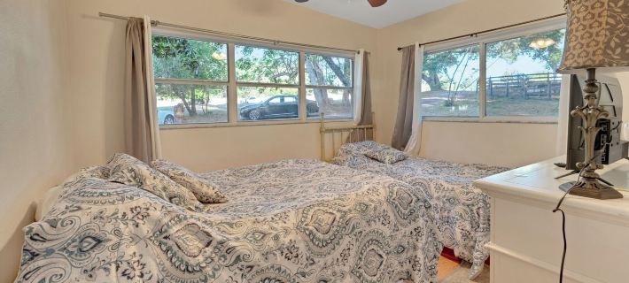 Orlando 3Br | Hot Tub + Parking + Pets Hotels in Orange County
