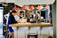 Ship Inn - bars