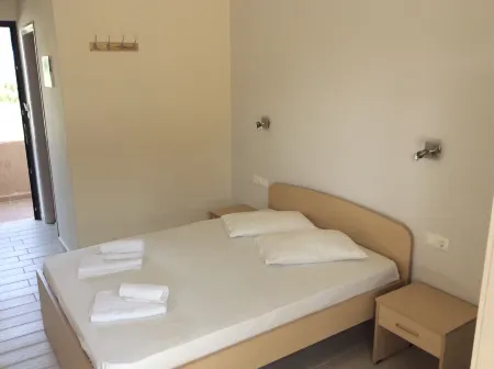 Elena Rooms Отели в г. Agios Vasileios