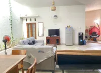 ZG 홈 솔로 Pura Mangkunagaran 주변 호텔