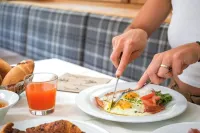 Garni Hotel Bel Vert - breakfast