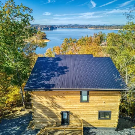 Smoky Lake Retreat 3 Bedroom Cabin by Redawning