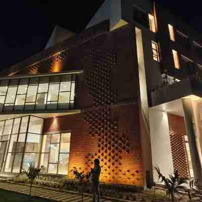 The Pearl Club Resort Hotel Exterior