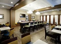 Hampton Inn Green Bay Downtown - Aamiainen