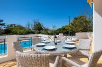61 vdm - Superb villa on Vale do Milho with heated