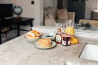 The Emerald - Central Henley 2 Bedroom House - from 145 Per Night Hotels in Bix and Assendon