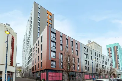 Student Only Oldway Centre Hotel a Swansea