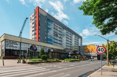 Crystal - by Kairos Apartments Отели рядом с достопримечательностью «The Old Post Office of Gliwice»