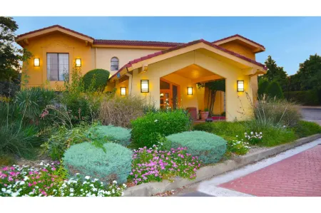 The Grand by Capital O Texarkana I-30 Отели в г. Тексаркана