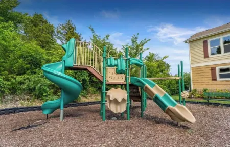 Pool/Clubhouse/Table Rock Lake Access/Public Launch