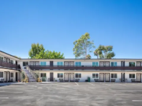 California Inn Hotéis em Anaheim