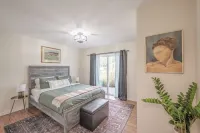 Weeki Wachee Pod - 4-Star
