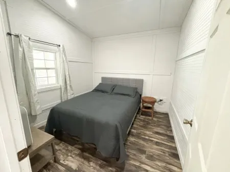 Charming Lakefront Cabin