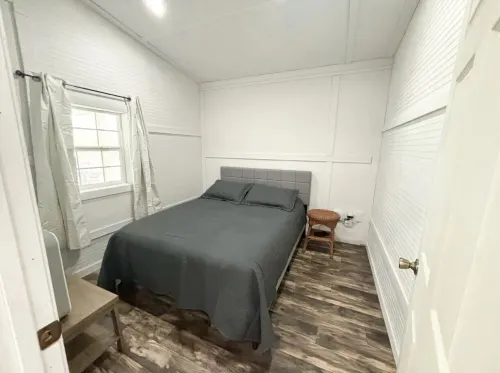 Charming Lakefront Cabin