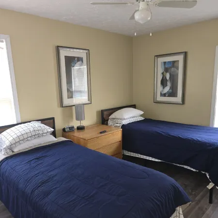Cozy 2-bedroom newly renovated with balcony and updated kitchen and bath.