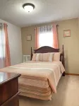 Cozy Cottage 2 bedroom house one and half bathrooms Cumberland, Md with AC, WiFi Hotels in Cumberland