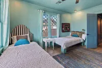 Stylish "NEW" Home- Hot Tub - Near Downtown, Phx Airport, and ASU