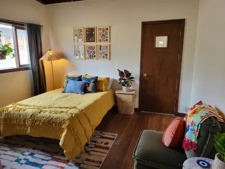 Charming 3-bedroom house located in the heart of Jackson.