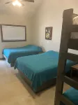 Stunning 6 Bedroom vacation home with pool & hot tub 5 minutes from Frio River!