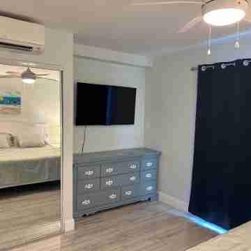 Tropical Oasis on Sombrero Beach in the Heart of Marathon FL Rooms