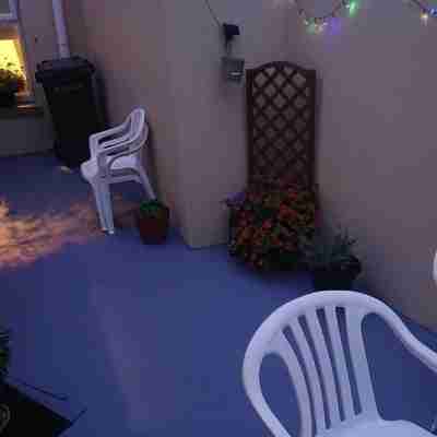 5 Guests - Helens House Derry City Centre - 3 Bed Hotel Exterior