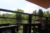 ยางใหญ่ การ์เด้น ลอดจ์ - วิวภูเขา