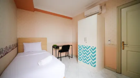 Best Deal and Homey 2Br at Taman Beverly Apartment
