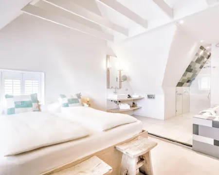 Logement Overzee 內斯酒店