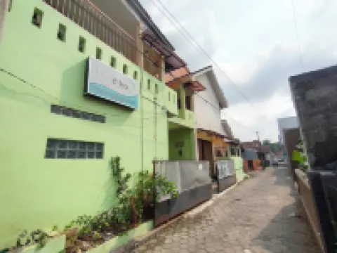 Homestay Kingkost at Nanda
